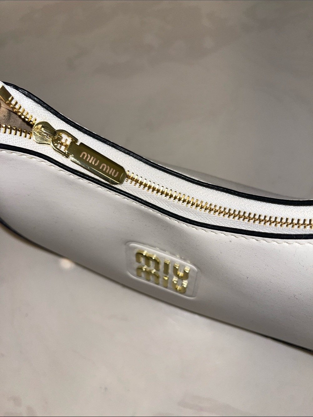 Authentic Miu Miu White Leather Crescent Shoulder Bag with Gold Logo - Picture 3 of 7
